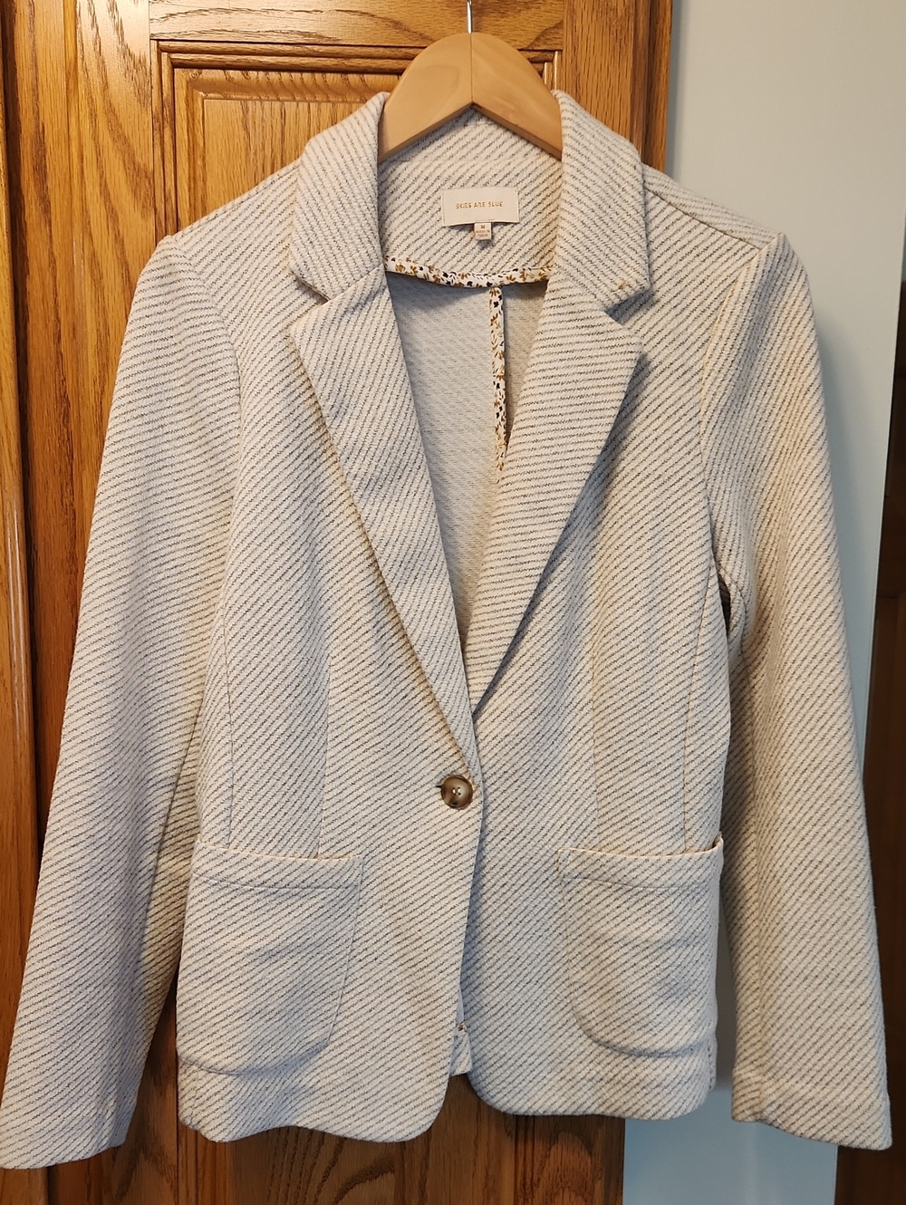 Skies Are Blue Textured Single-Button Blazer